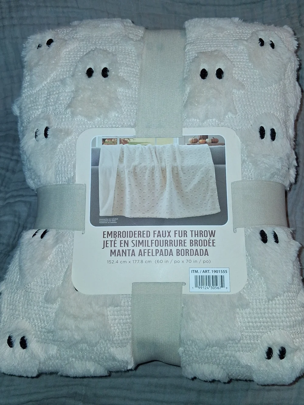 NWT Viral Cozy Faux Fur Ghost Throw Blanket Cream/White
